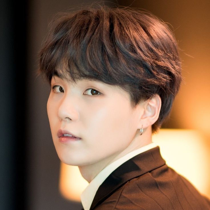 SUGA BTS:CHOEAEDOL - Hottest idol community