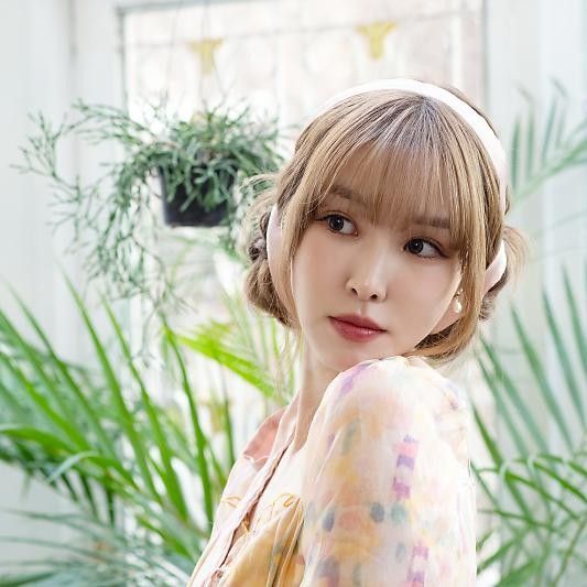 GFRIEND ユジュの 2023年10月4日 に公開された広告写真をご確認