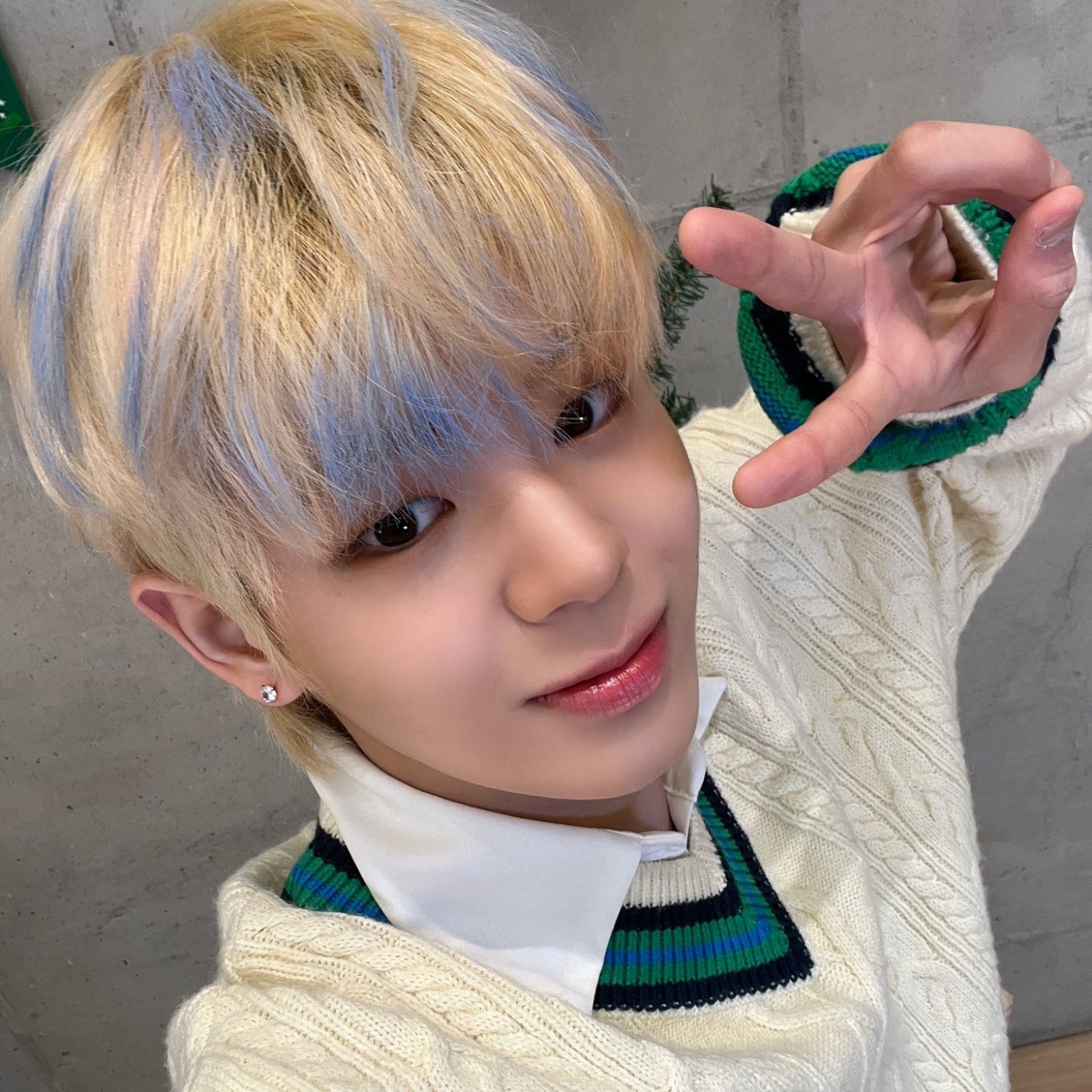 1704510612_o_st.jpg